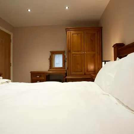 - The Burton Stone - With Parking * York