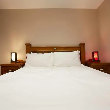 - The Burton Stone - With Parking * York