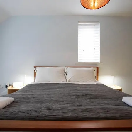 - The Burton Stone - With Parking Hébergement de vacances York